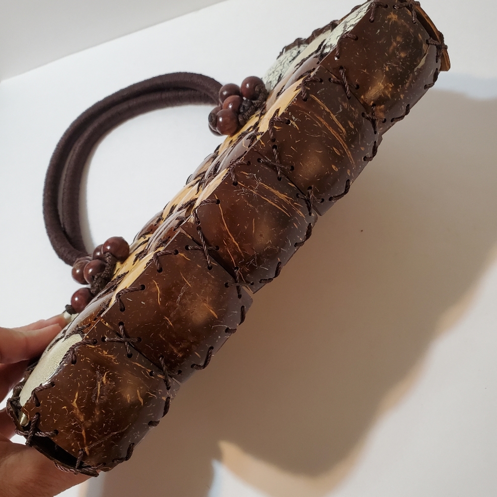 Handcrafted Coconut Shell Handbag - Picture 6 of 14